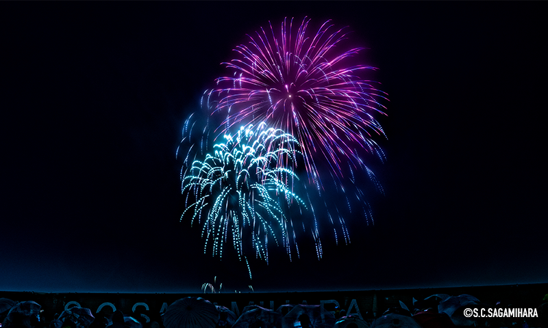 冬空飾る年末花火大会